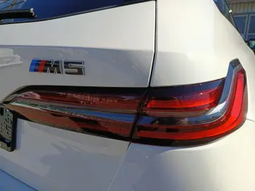 BMW M5 Touring xDrive ICONIC GLOW SITZBELÜFTUNG BOWE