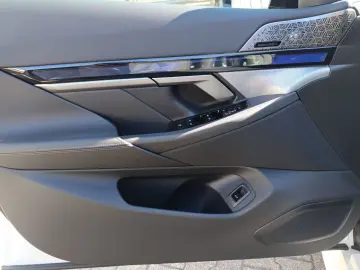 BMW M5 Touring xDrive ICONIC GLOW SITZBELÜFTUNG BOWE