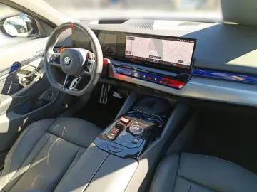 BMW M5 Touring xDrive ICONIC GLOW SITZBELÜFTUNG BOWE