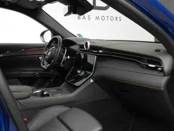 MASERATI Grecale TROFEO CARBON SONUS DEUTSCH VOLL