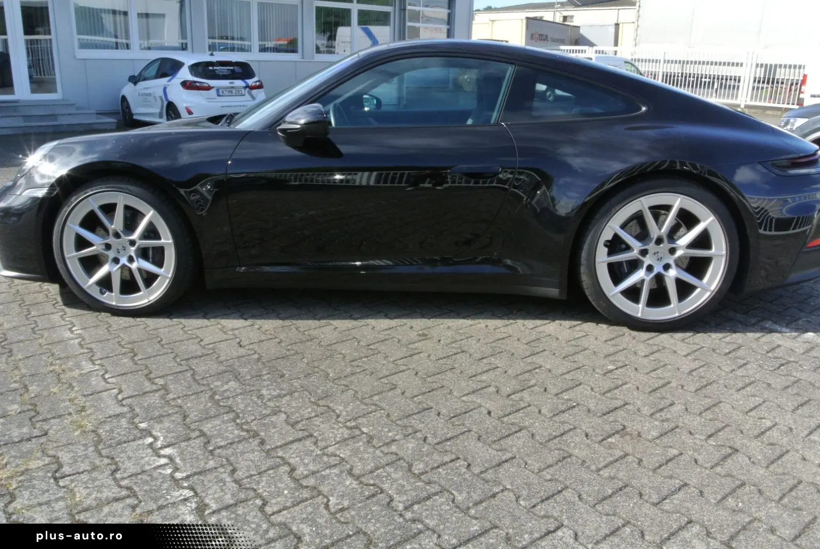 PORSCHE 992 coupe schw schw 21  abgas essd kamera bose