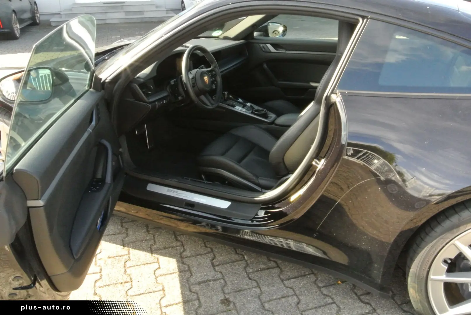 PORSCHE 992 coupe schw schw 21  abgas essd kamera bose