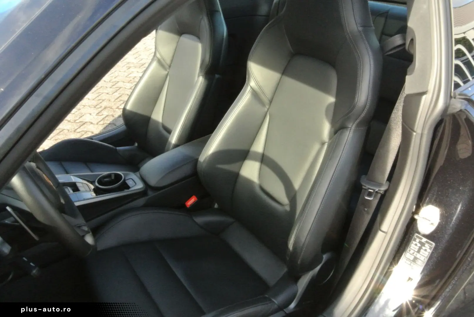PORSCHE 992 coupe schw schw 21  abgas essd kamera bose
