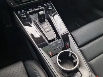 PORSCHE 992 Carrera Pano 360  BOSE 14W SAGA Leder Servo