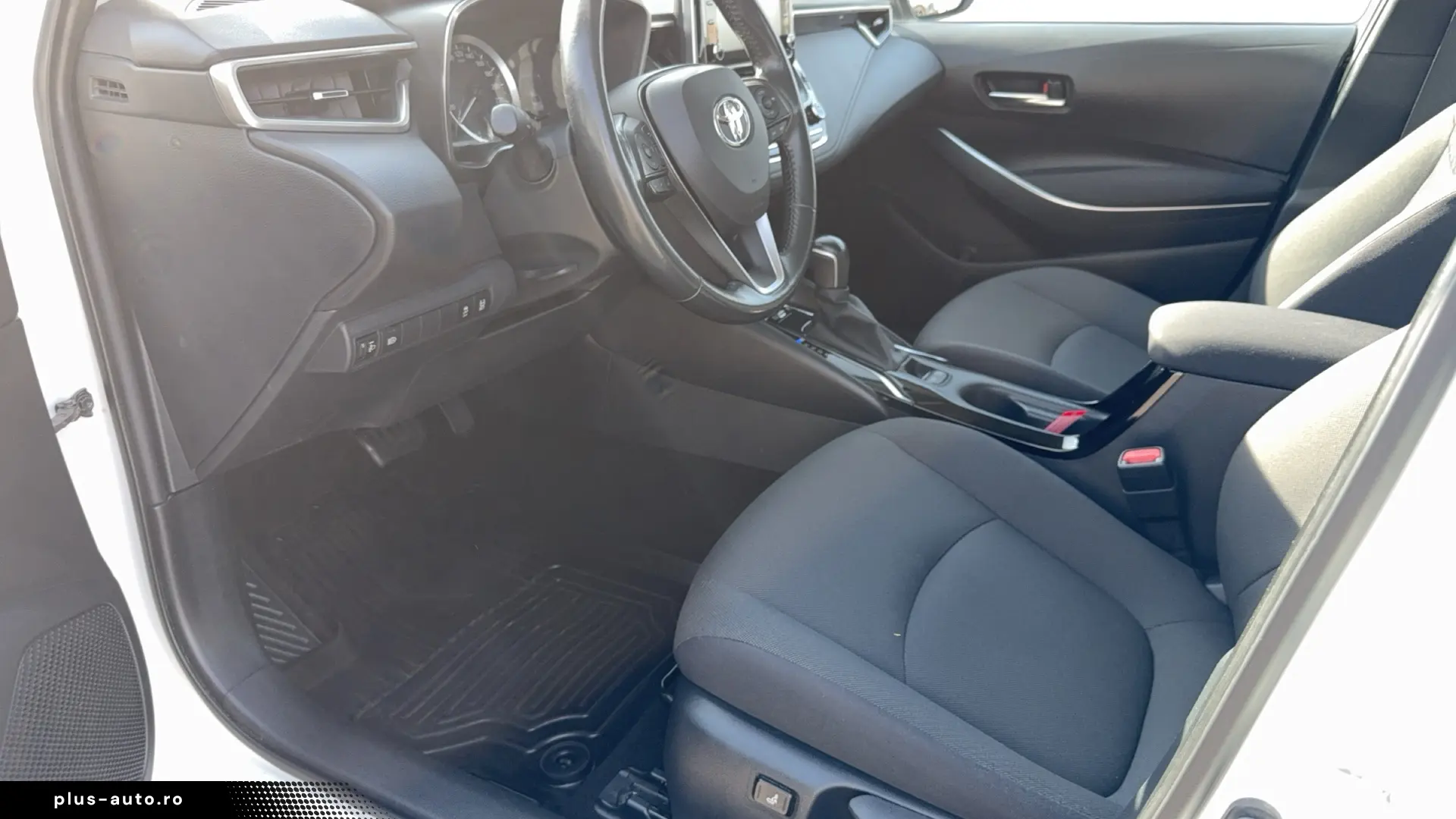 Toyota Corolla 1 8 Hybrid Active