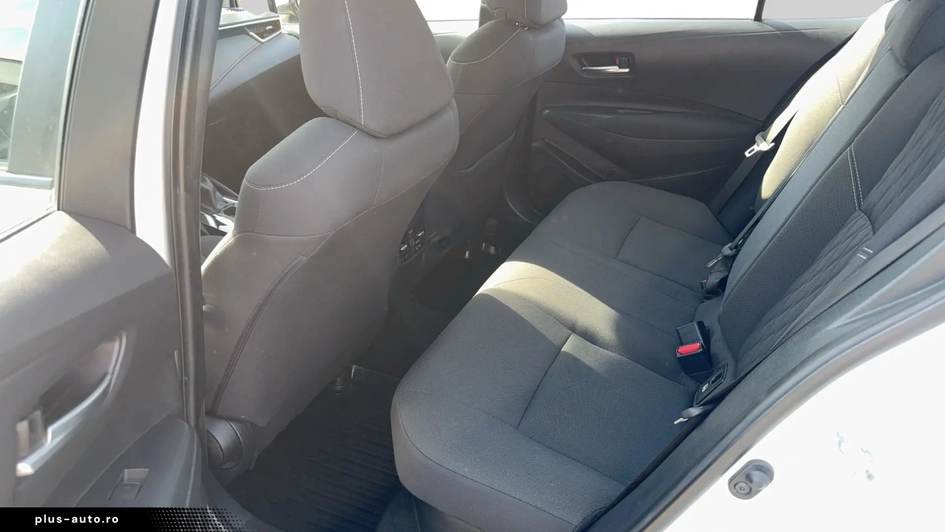 Toyota Corolla 1 8 Hybrid Active