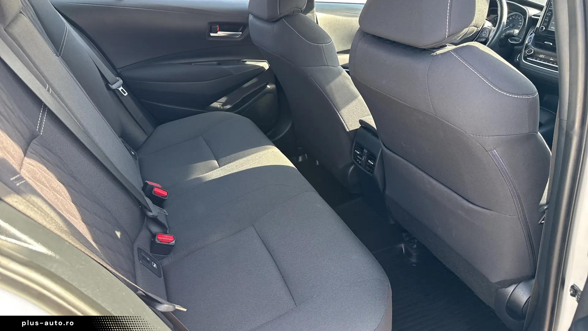 Toyota Corolla 1 8 Hybrid Active
