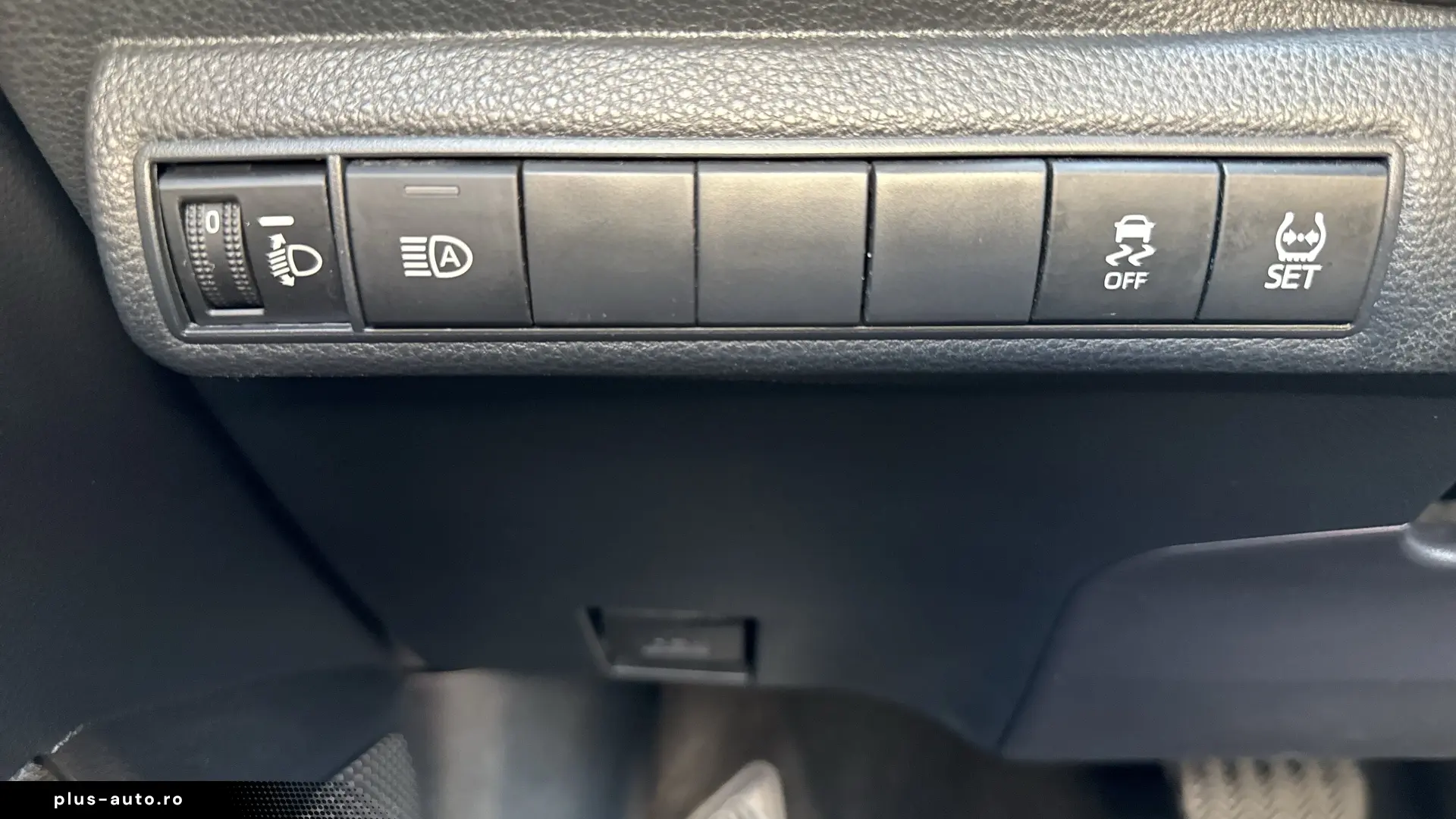 Toyota Corolla 1 8 Hybrid Active