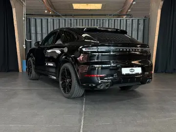 PORSCHE Cayenne Coupe (Approved Sportabgasan. Bose)
