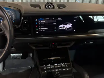 PORSCHE Cayenne Coupe (Approved Sportabgasan. Bose)