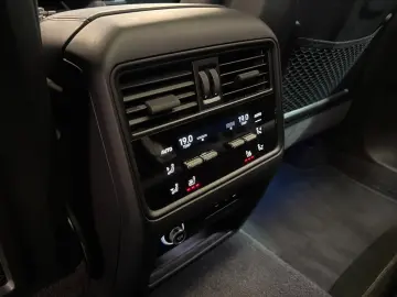 PORSCHE Cayenne Coupe (Approved Sportabgasan. Bose)
