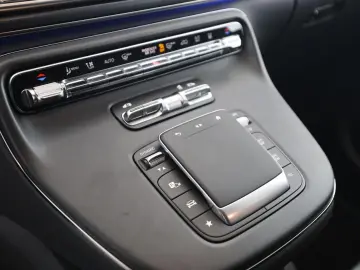MERCEDES-BENZ V 300 d Avantgarde Lang 4MATIC AMG Ava…