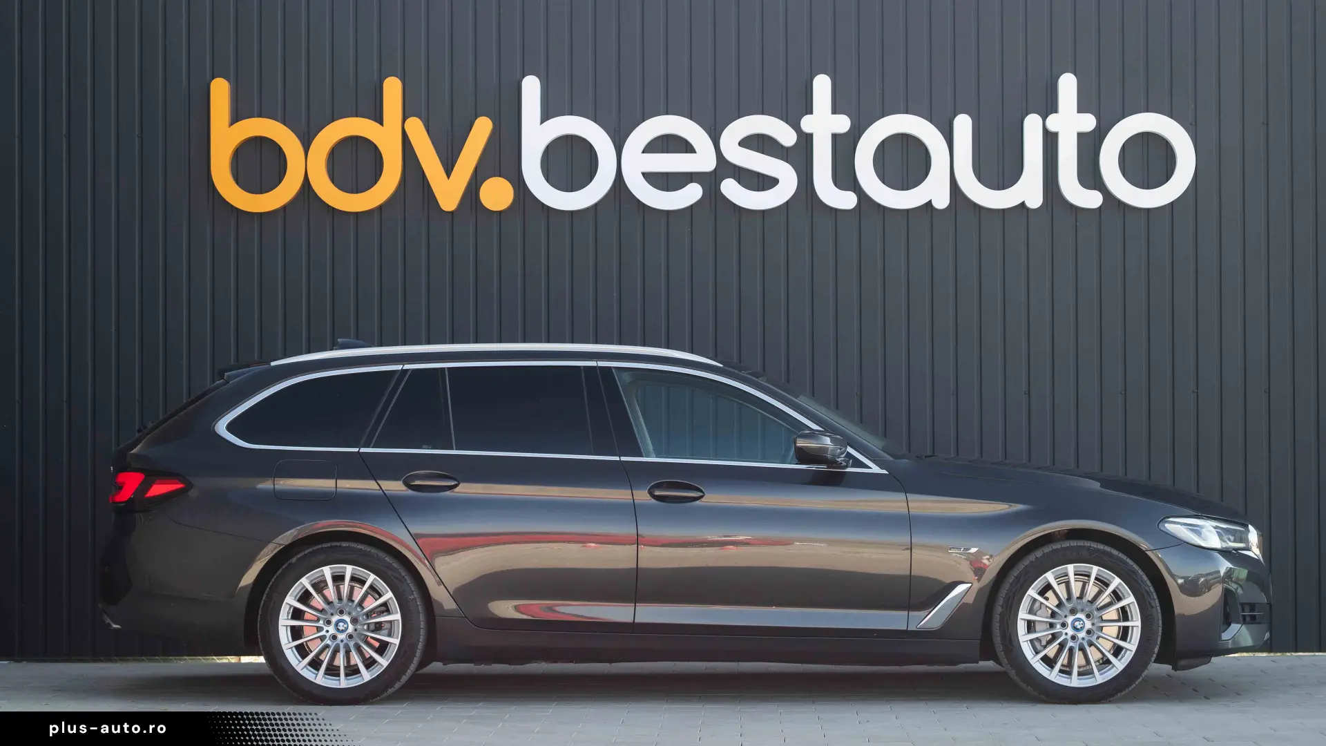 BMW 5 Series 2023 — imagine 10