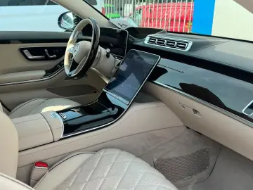 MERCEDES-BENZ S 580 LANG 4M AMG-LINE PANO FOND-ENTER…