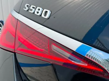 MERCEDES-BENZ S 580 LANG 4M AMG-LINE PANO FOND-ENTER…