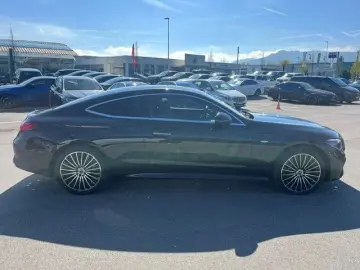 MERCEDES-BENZ CLE 300 e AMG Sport DIGITAL LIght Pano…