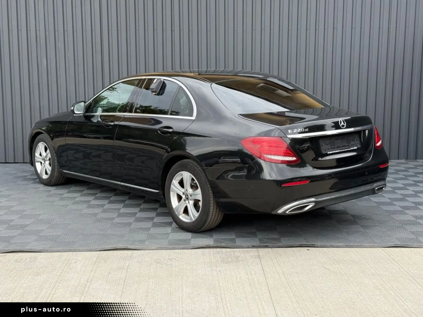Mercedes-Benz E