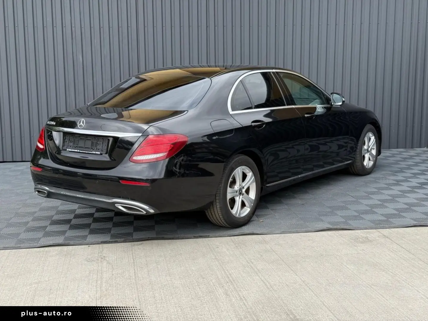 Mercedes-Benz E