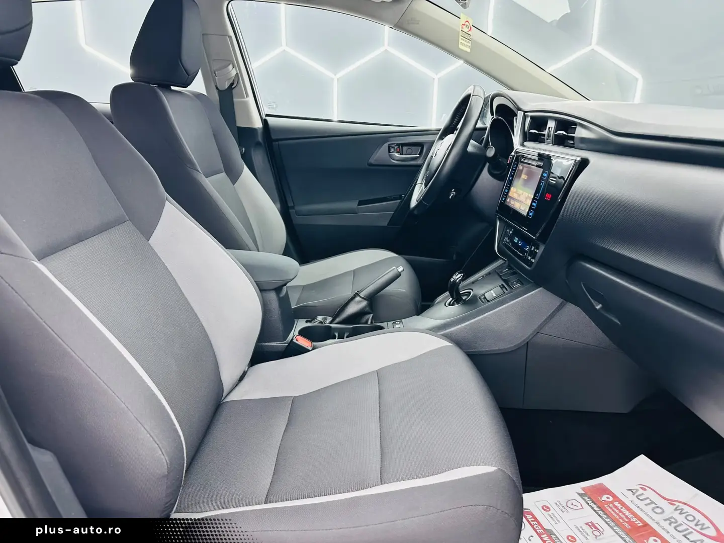 TOYOTA AURIS 2018 1.8i  HYBRID E6 Garantie 12 Luni Rate Avan