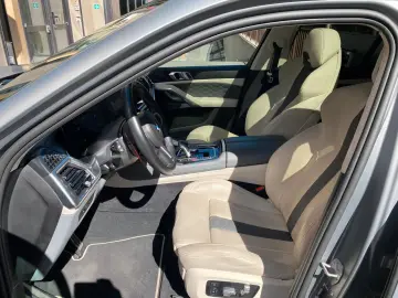 BMW X6 M Competition AKRAPOVIC-SKY LOUGE-