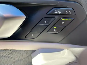 BMW X6 M Competition AKRAPOVIC-SKY LOUGE-
