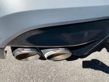 BMW X6 M Competition AKRAPOVIC-SKY LOUGE-