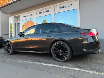 MERCEDES-BENZ E 220d AMG  Adv- Plus Pano Massage AHK…