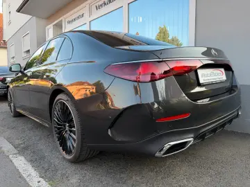 MERCEDES-BENZ E 220d AMG  Adv- Plus Pano Massage AHK…