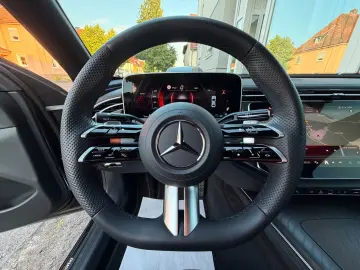 MERCEDES-BENZ E 220d AMG  Adv- Plus Pano Massage AHK…
