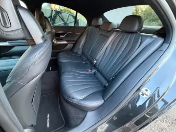 MERCEDES-BENZ E 220d AMG  Adv- Plus Pano Massage AHK…