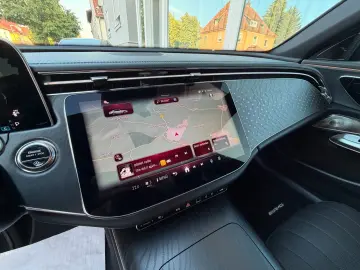 MERCEDES-BENZ E 220d AMG  Adv- Plus Pano Massage AHK…