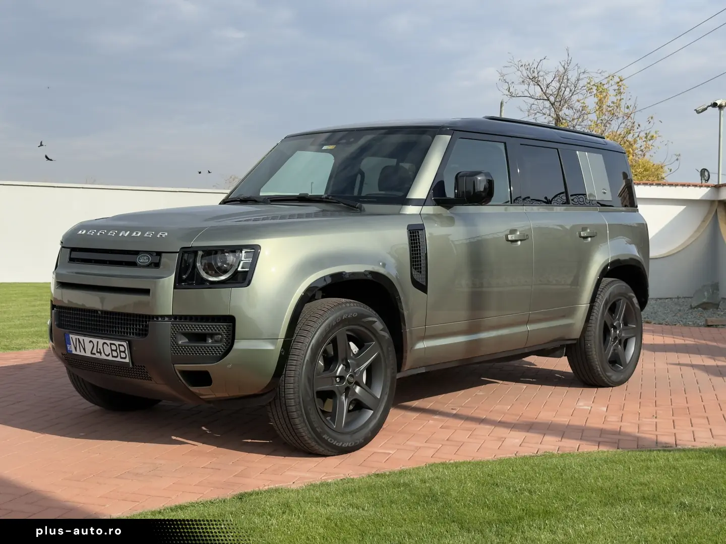 Land Rover Defender 110 P400