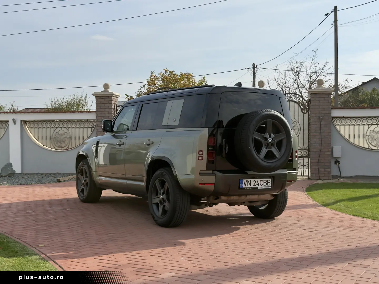 Land Rover Defender 110 P400