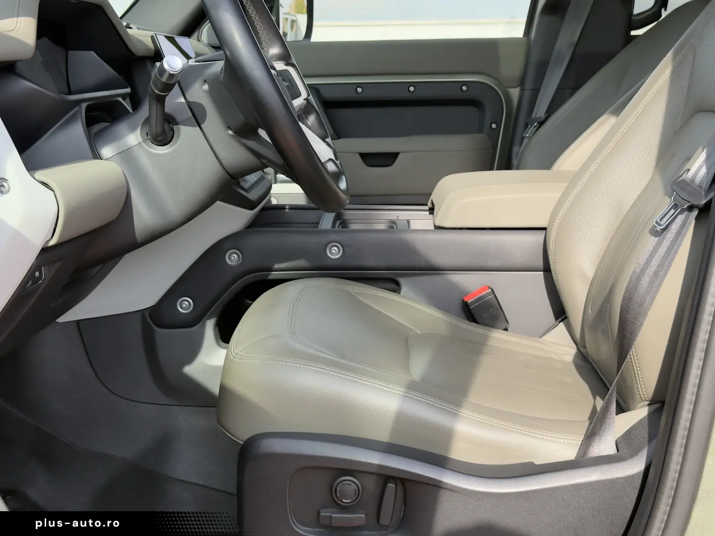 Land Rover Defender 110 P400