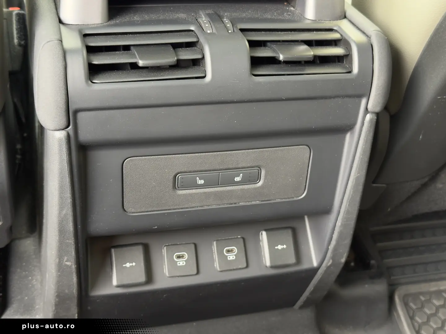 Land Rover Defender 110 P400