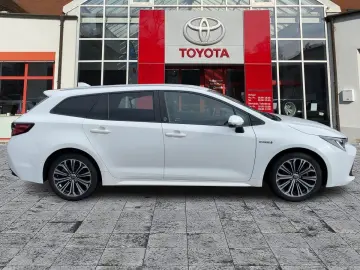 TOYOTA Corolla Touring Sports 2.0 Team D ACC LED Navi