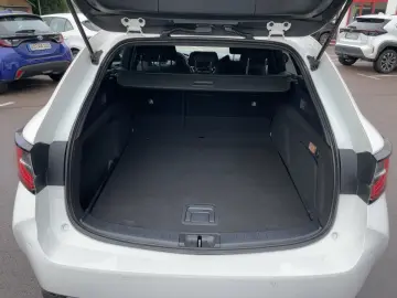 TOYOTA Corolla Touring Sports 2.0 Team D ACC LED Navi