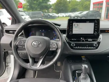 TOYOTA Corolla Touring Sports 2.0 Team D ACC LED Navi
