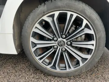 TOYOTA Corolla Touring Sports 2.0 Team D ACC LED Navi