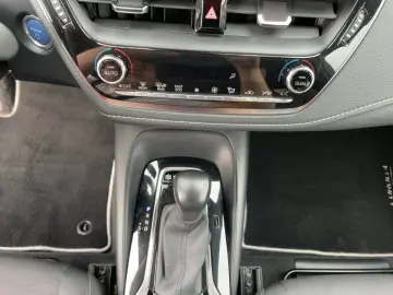 TOYOTA Corolla Touring Sports 2.0 Team D ACC LED Navi