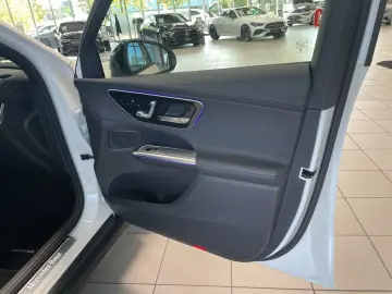 MERCEDES-BENZ GLC 200 4M AMG Premium Pano NIGHT 360 …