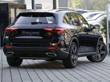 MERCEDES-BENZ GLC 200 4M AMG-Sport Pano AHK Night 36…