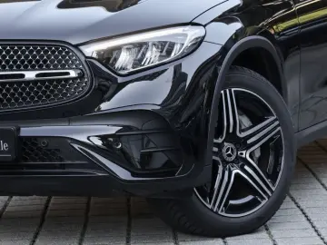 MERCEDES-BENZ GLC 200 4M AMG-Sport Pano AHK Night 36…