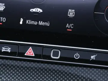 MERCEDES-BENZ GLC 200 4M AMG-Sport Pano AHK Night 36…