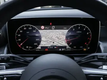 MERCEDES-BENZ GLC 200 4M AMG-Sport Pano AHK Night 36…