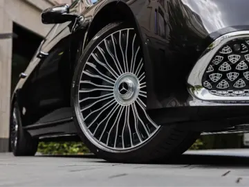 Mercedes-Benz S 580 Maybach 4Matic 4D  TV