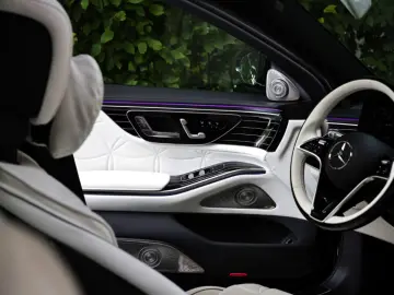 Mercedes-Benz S 580 Maybach 4Matic 4D  TV