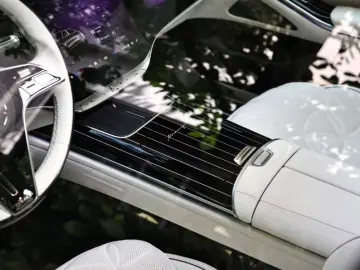Mercedes-Benz S 580 Maybach 4Matic 4D  TV