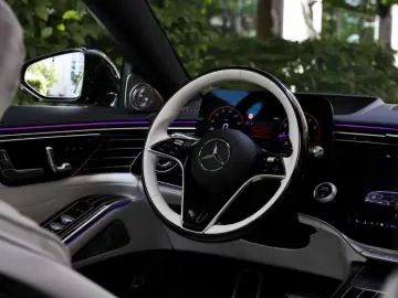 Mercedes-Benz S 580 Maybach 4Matic 4D  TV