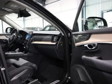 Volvo XC90 B5 Plus Bright AWD 7 LOCURI • 360